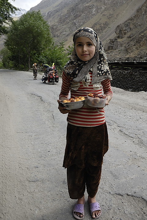 100720-35.jpg - Togmay, vendeuses de fruits