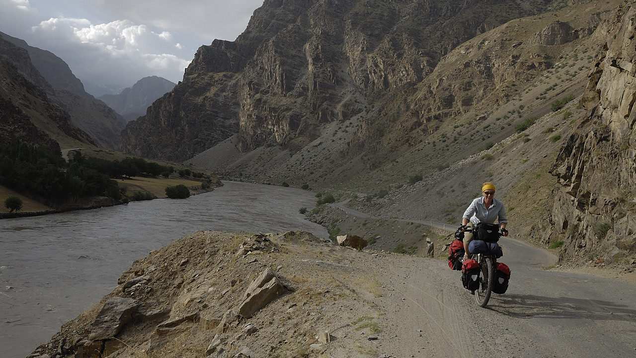 100720-42.jpg - Le long de la Panj