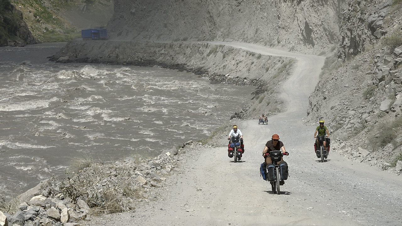 100721-07.jpg - Le long de la Panj