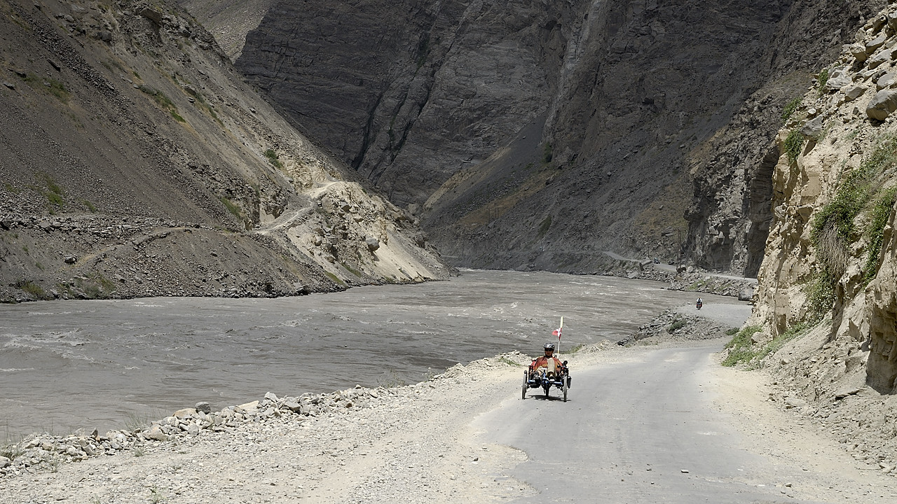 100721-09.jpg - Le long de la Panj