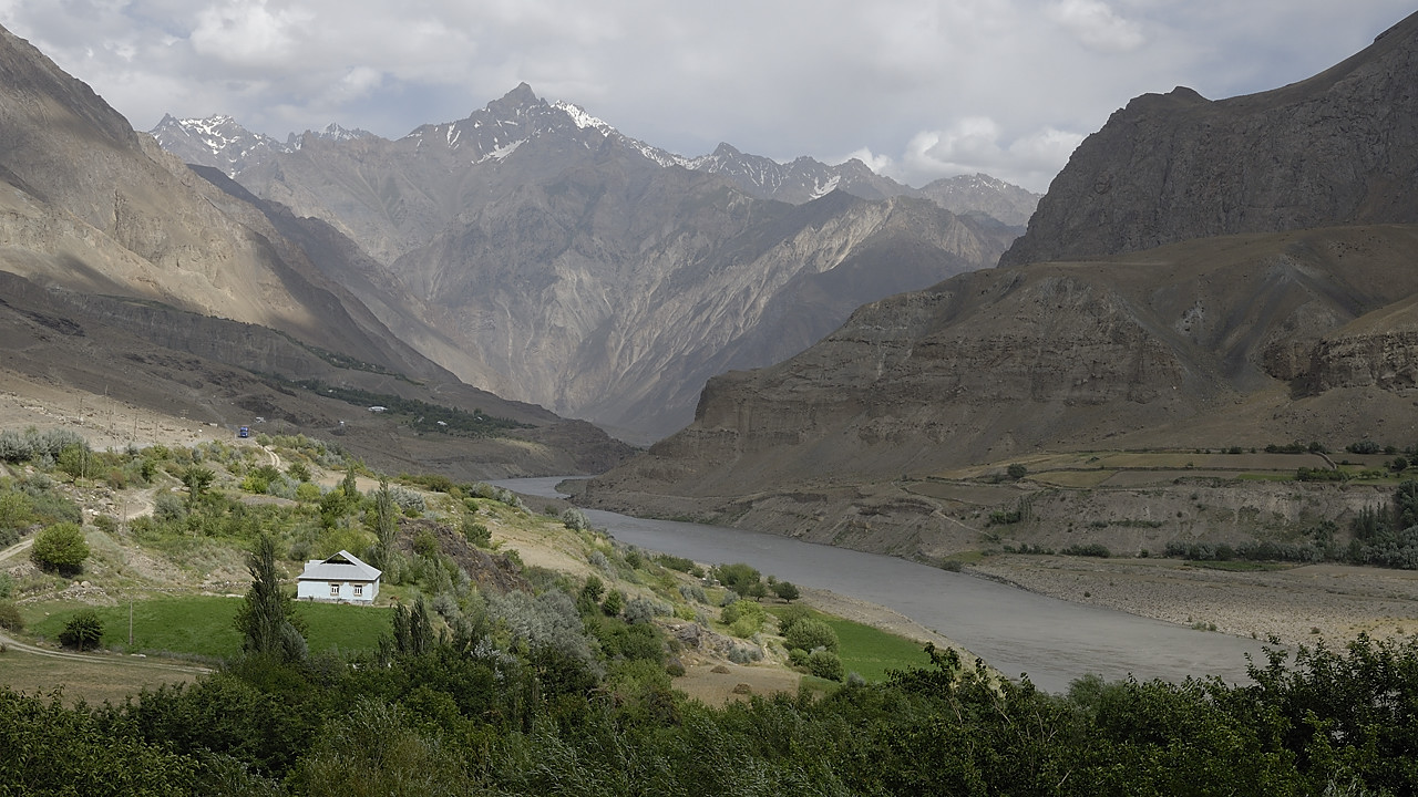 100721-18.jpg - Le long de la Panj