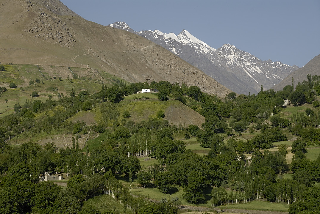 100724-02.jpg - De Past-Bajuv � Khorog