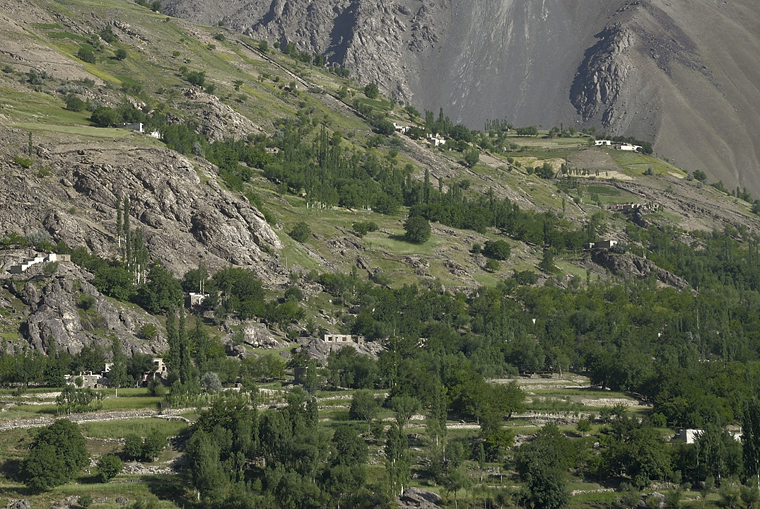 100724-05.jpg - De Past-Bajuv � Khorog