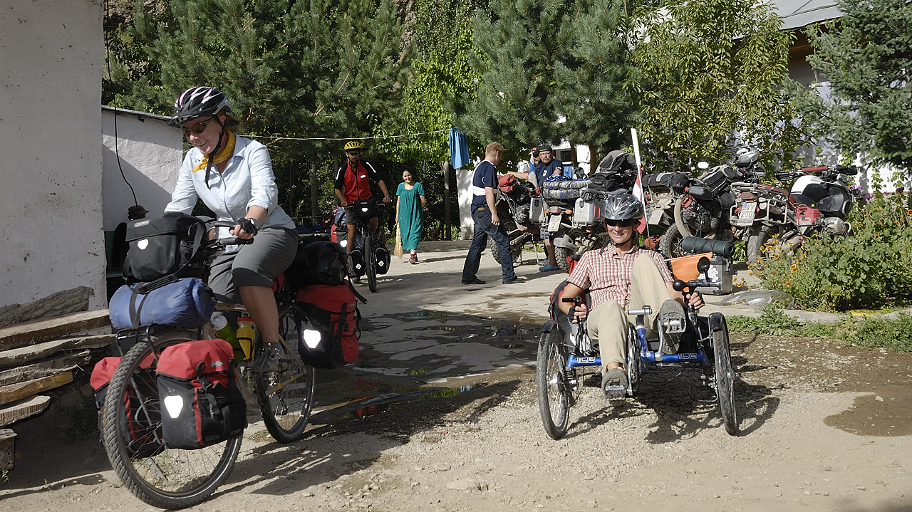 100727-02.jpg - D�part de la guesthouse