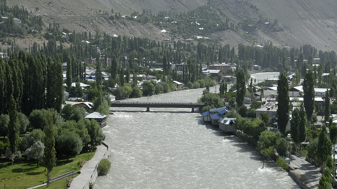 100727-04.jpg - Khorog