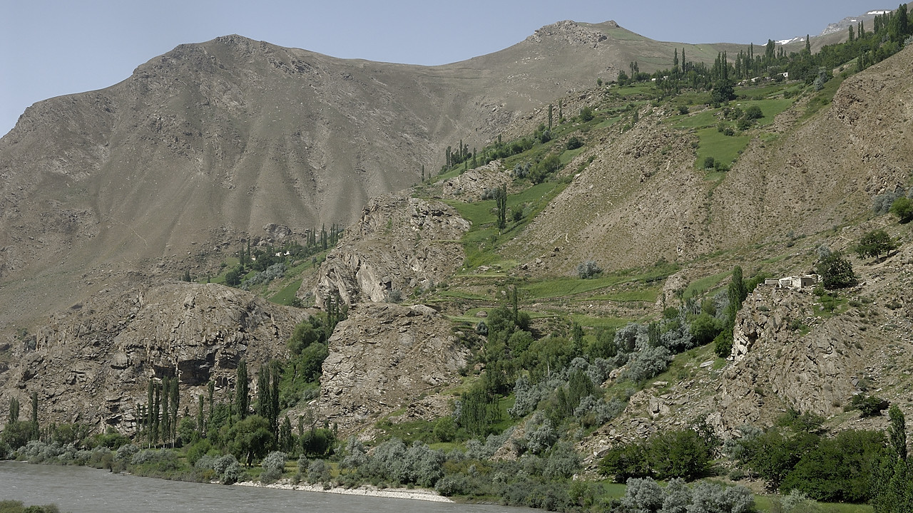 100727-09.jpg - Le long de la Panj