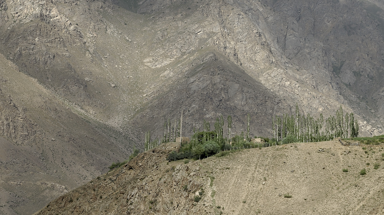 100727-27.jpg - Le long de la Panj entre Khorog et Sist