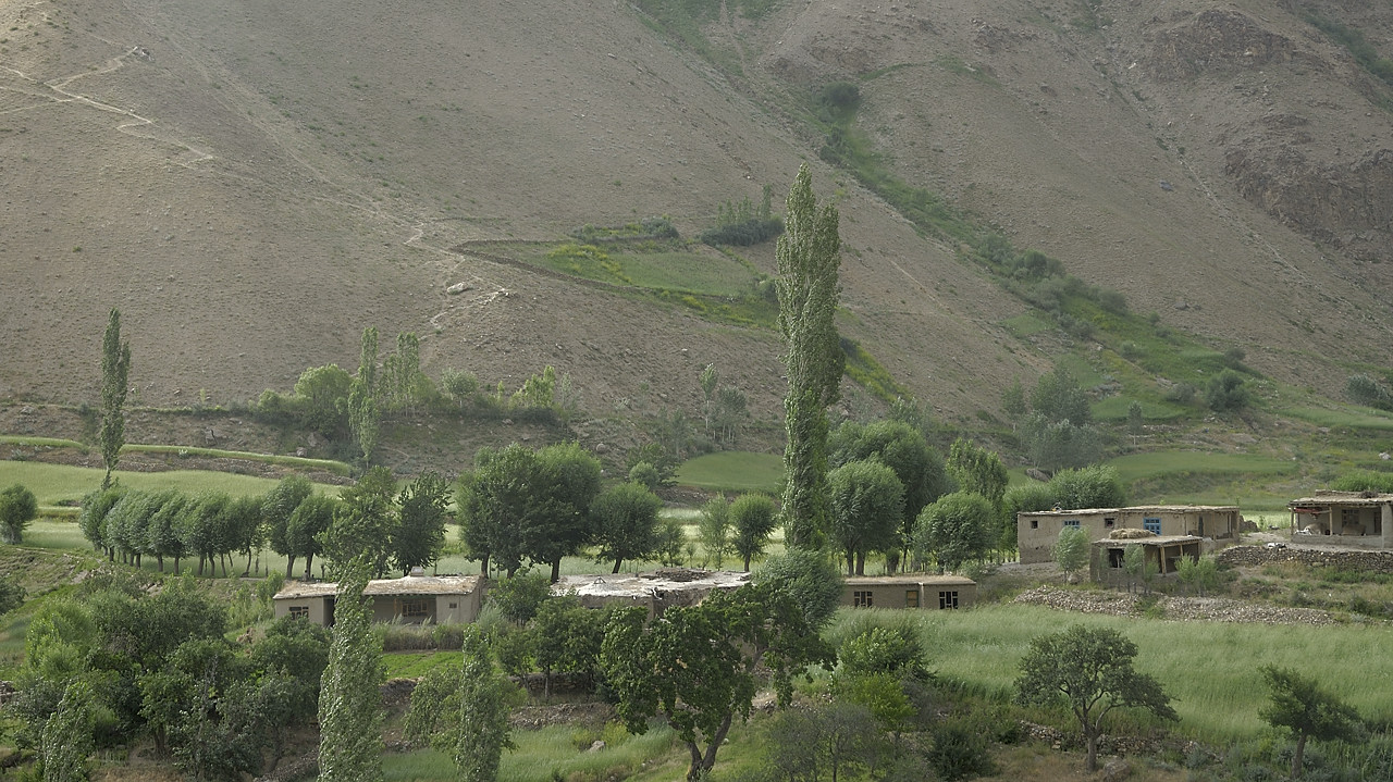 100727-33.jpg - Le long de la Panj entre Khorog et Sist