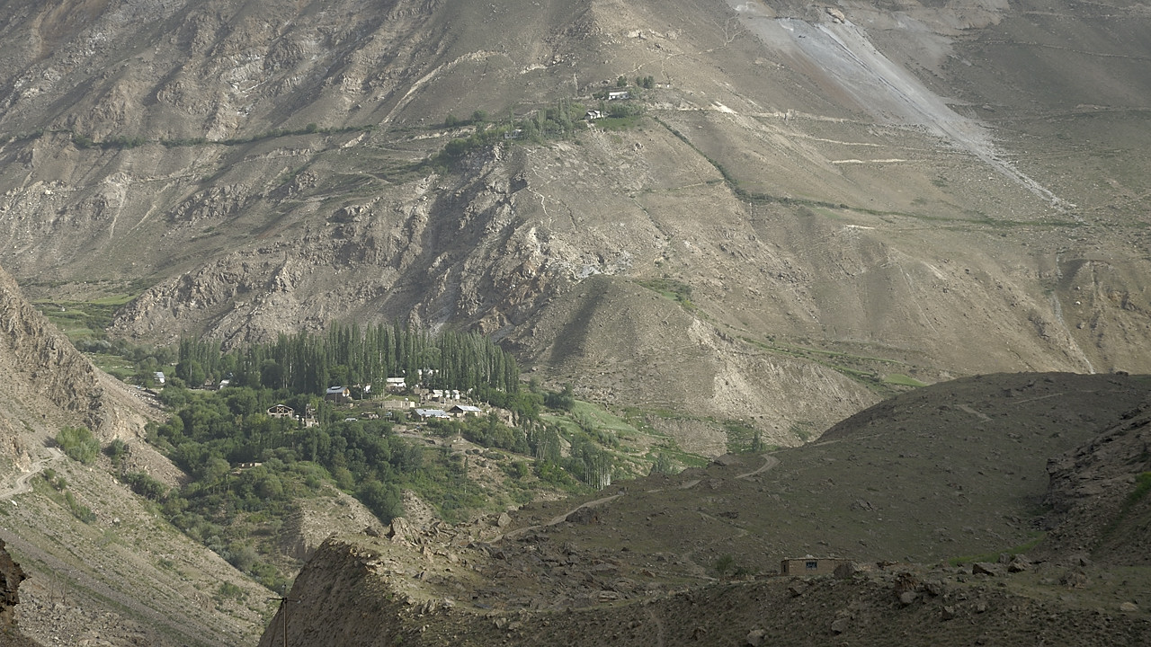 100727-37.jpg - Le long de la Panj entre Khorog et Sist