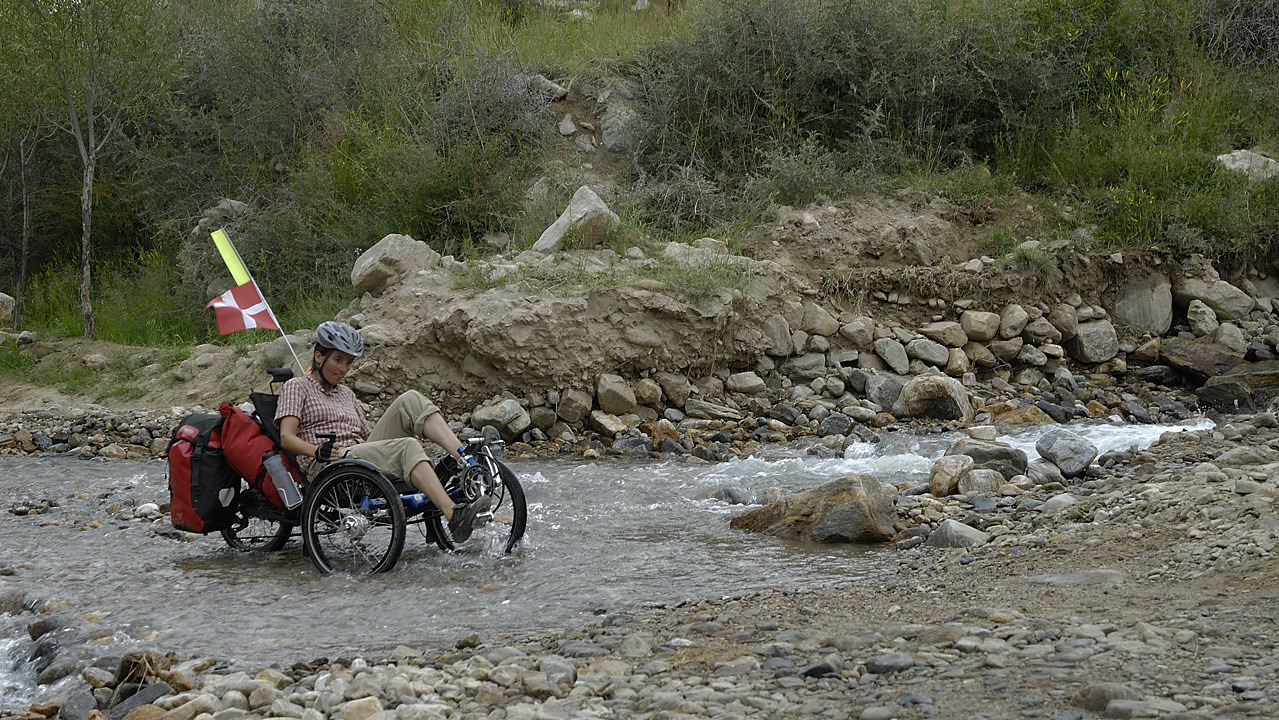 100728-01.jpg - De Sist � Ishkashim