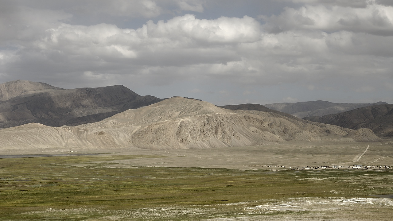 100816-17.jpg - Bulunkul (lac et village)