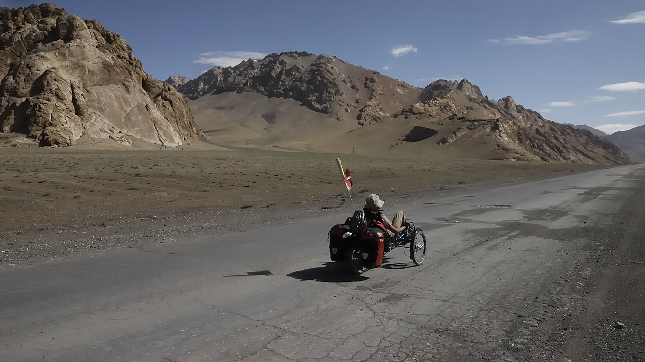 100818-14.jpg - Mont�e au Neizatash Pass