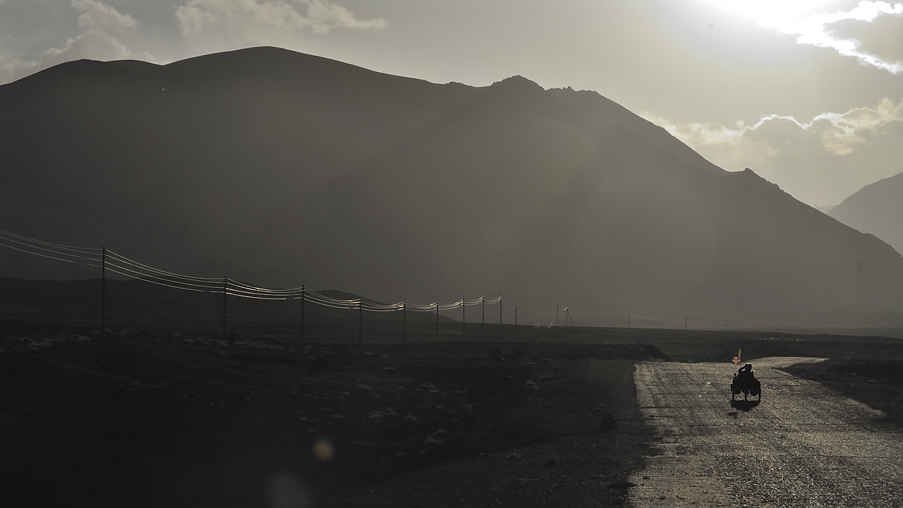 100819-09.jpg - Fin de journ�e quelques km avant l'Akbaital Pass