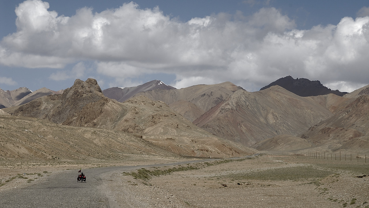 100820-02.jpg - Mont�e � l'Akbaital Pass