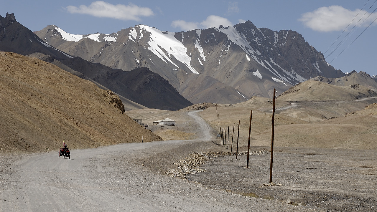100820-05.jpg - Mont�e � l'Akbaital Pass