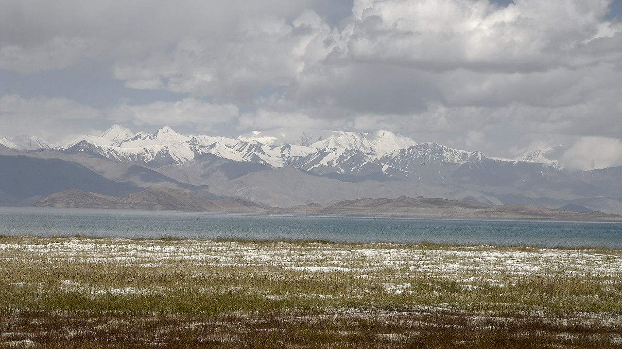 100821-08.jpg - Lac Karakul, Alai Range (massif du Pic Lenine)