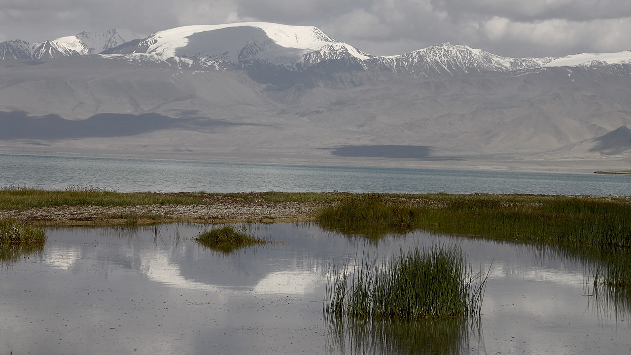 100821-09.jpg - Lac Karakul, Sarykol Range