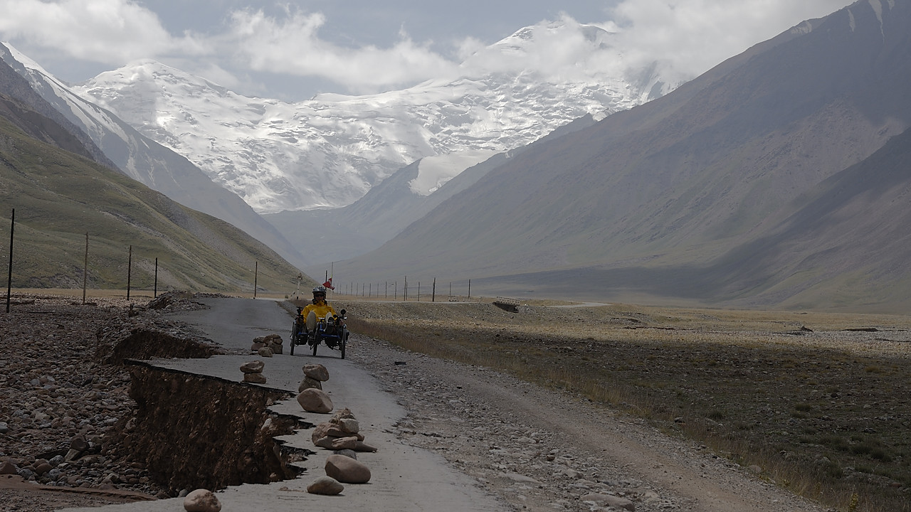 100823-20.jpg - Descente du Kizil Art