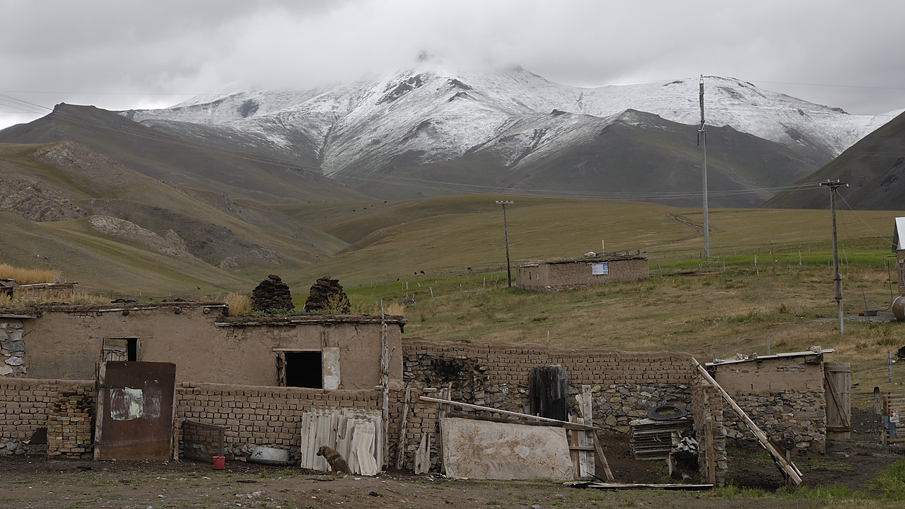 100824-01.jpg - Sary Tash