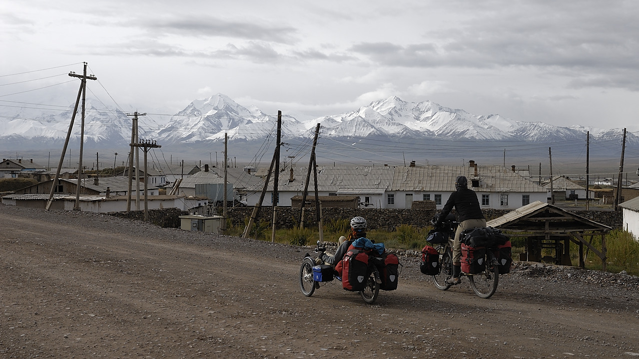 100826-01.jpg - D�part de Sary Tash