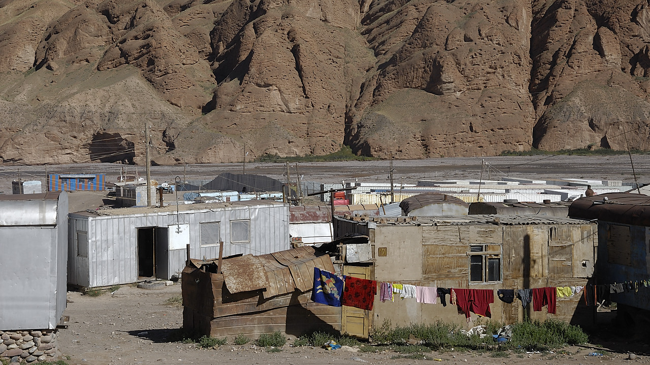 100827-07.jpg - Poste fronti�re d'Irkechtam