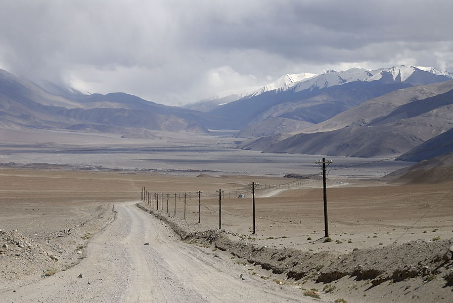 _PPB9955.jpg - Descente du Kosbell Pass, on retrouve la Karakash