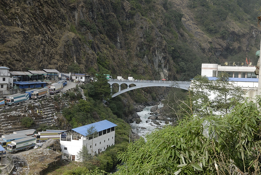 _PPB1451.jpg - "Friendship bridge" entre Chine et N�pal