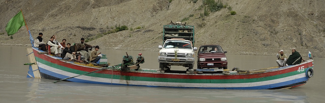 120804-153619.jpg - Le ferry