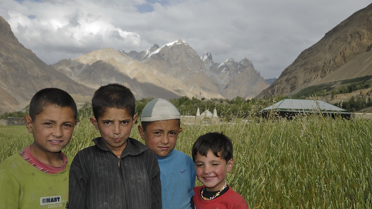 120814-161617.jpg - Gamins à Shimshal