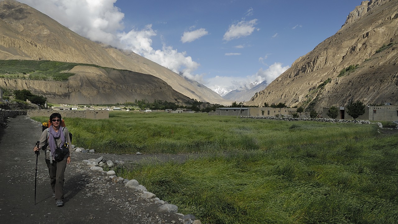 120807-082712.jpg - Départ de Shimshal