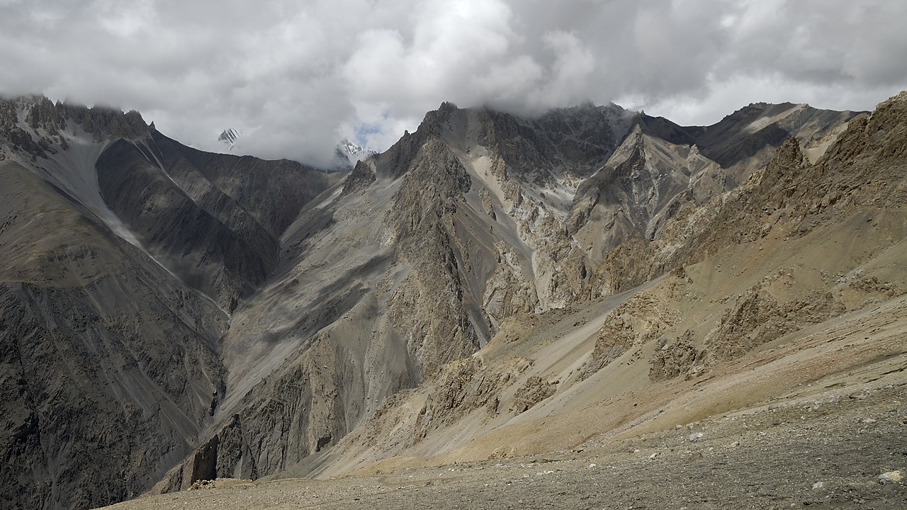 120812-115222.jpg - Schachmick Pass, vue vers l'Uween e Sar