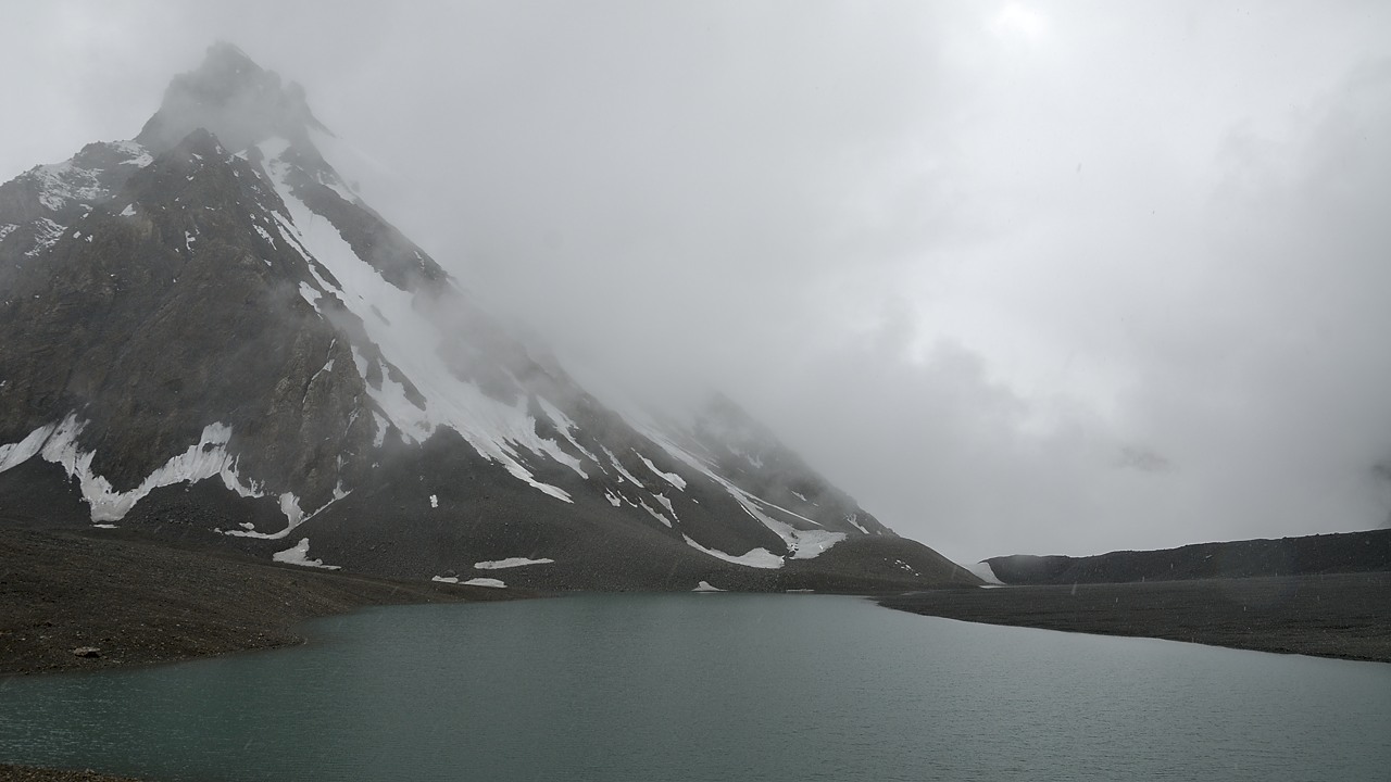 120816-113805.jpg - Lac au Nord du col Boissum