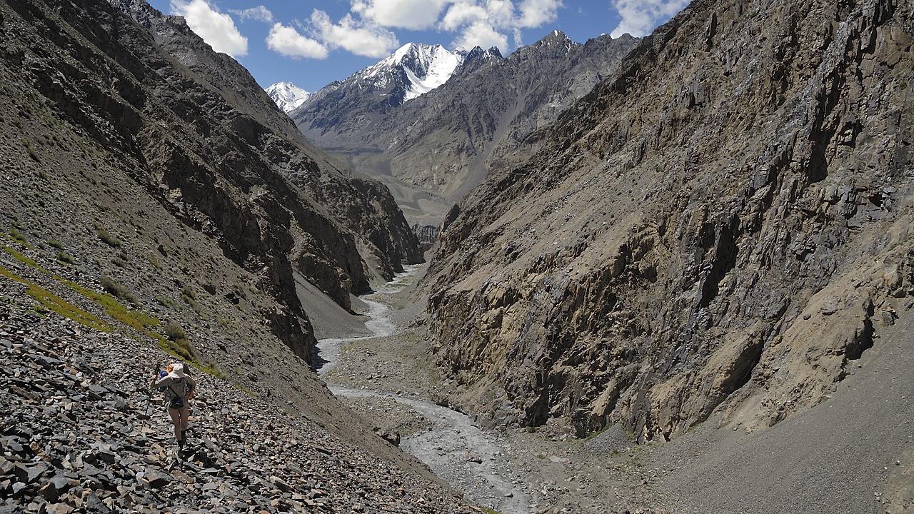 120818-110102.jpg - Le long de la rivière Chafchingol