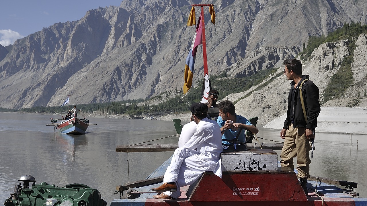 120821-085313.jpg - Embarquement