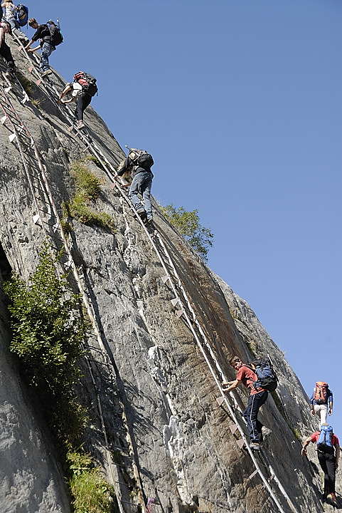 070908-01.jpg - Descente des �chelles du Montenvers