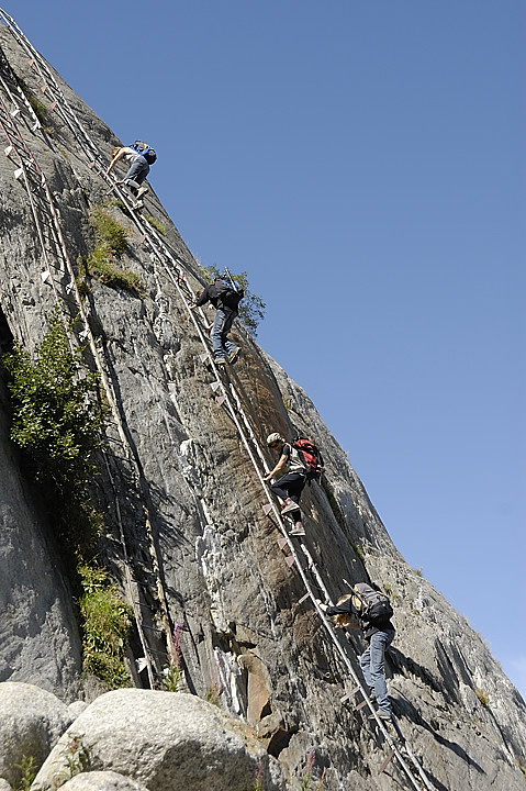 070908-02.jpg - Descente des �chelles du Montenvers