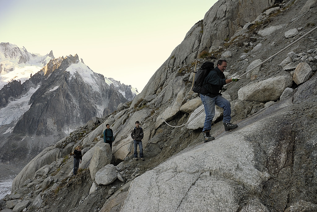 070909-02.jpg - Descente du Couvercle sur le Glacier de Tal�fre