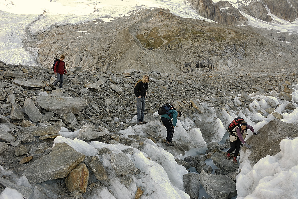 070909-11.jpg - Travers�e du Glacier de Tal�fre