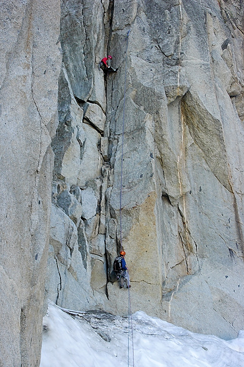 070915-32.jpg - Rappel : acc�s au pied de la deuxi�me tour