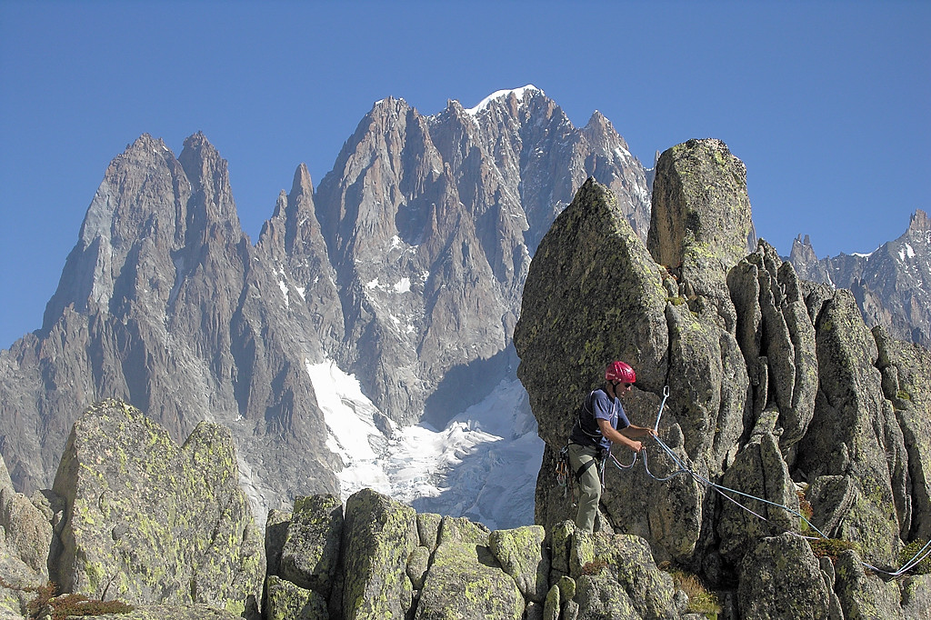 070916-13.jpg - Travers�e face aux Drus et Aiguille verte
