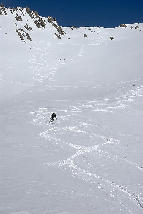 080120-08.jpg - Quelques virages dans la descente