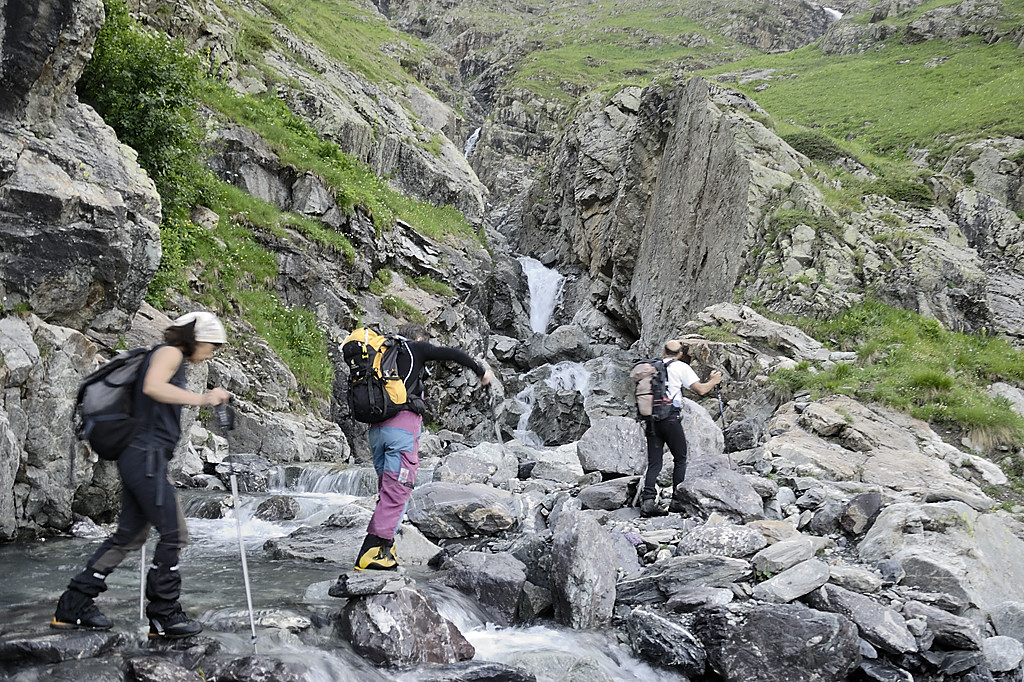 090628-02.jpg - Traverse du Torrent d'Isora