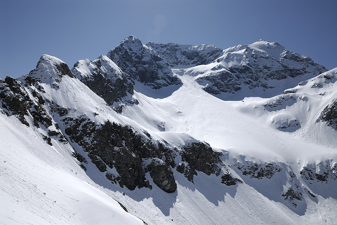 100417-24.jpg - Cirque au dessus du Lac de la Sitre, itin�raire de mont�e