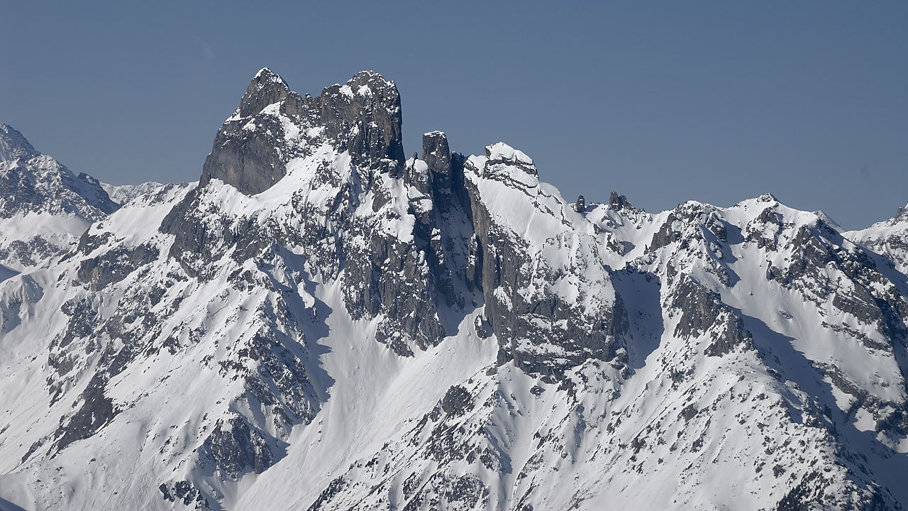 110326-02.jpg - Dent Parach�e