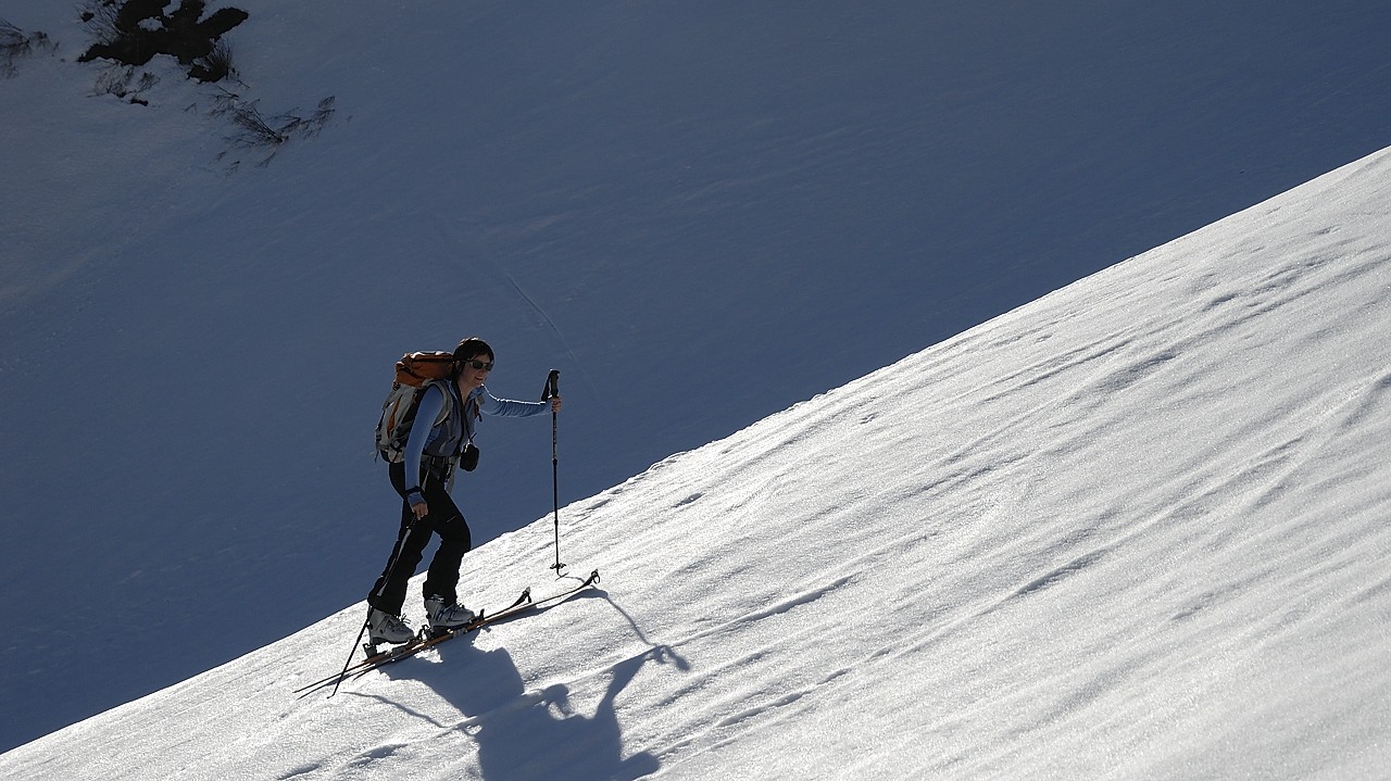 120503-082259.jpg - Sortie du contournement de l'Ev�que