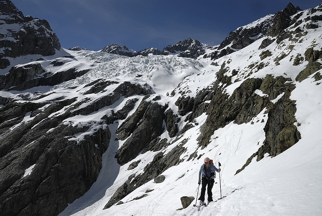120511-162731.jpg - Arriv�e au Refuge du Glacier Blanc
