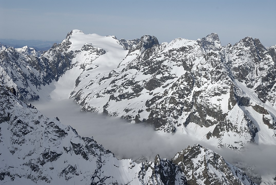 120513-083454.jpg - Les Rouies depuis la Barre des Ecrins