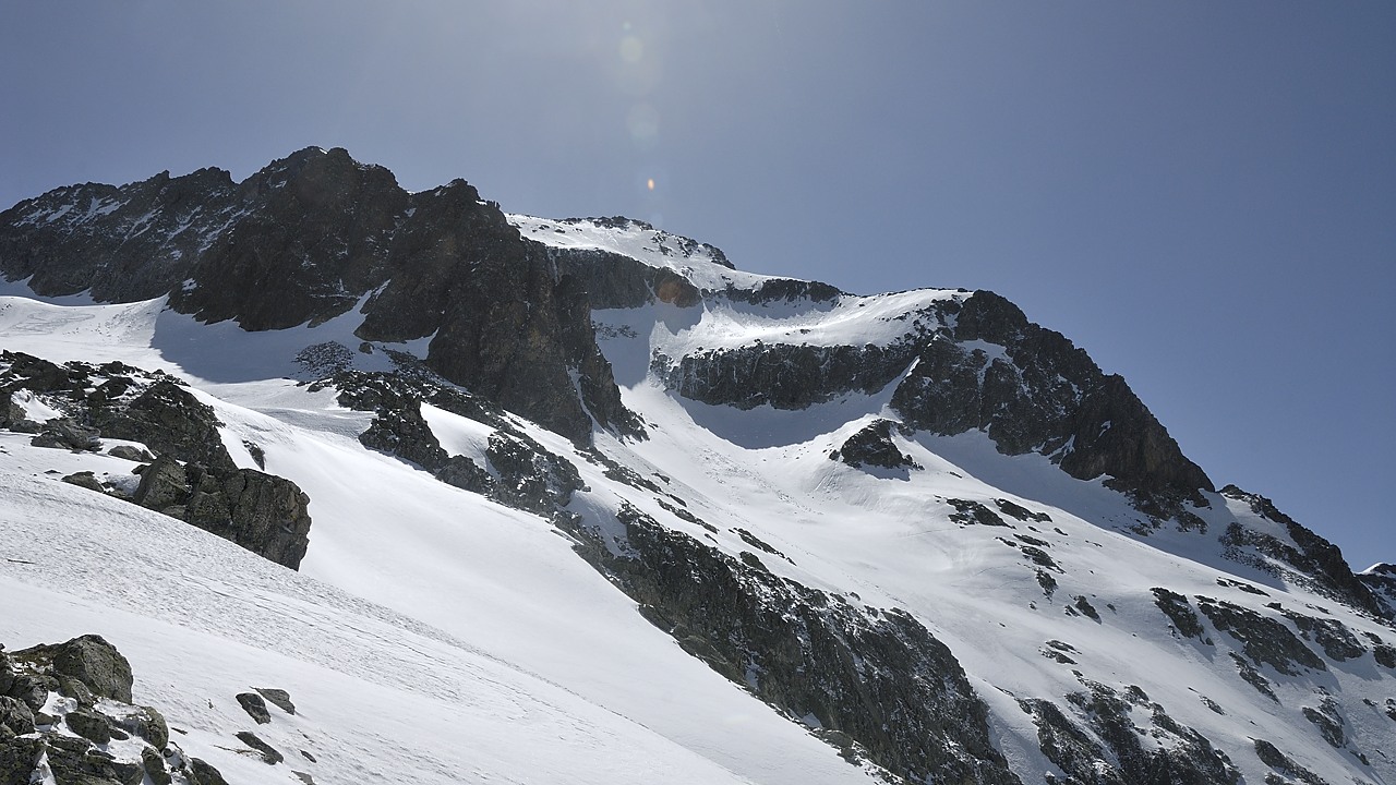 120517-105805.jpg - Barres dans la face Ouest du Toit