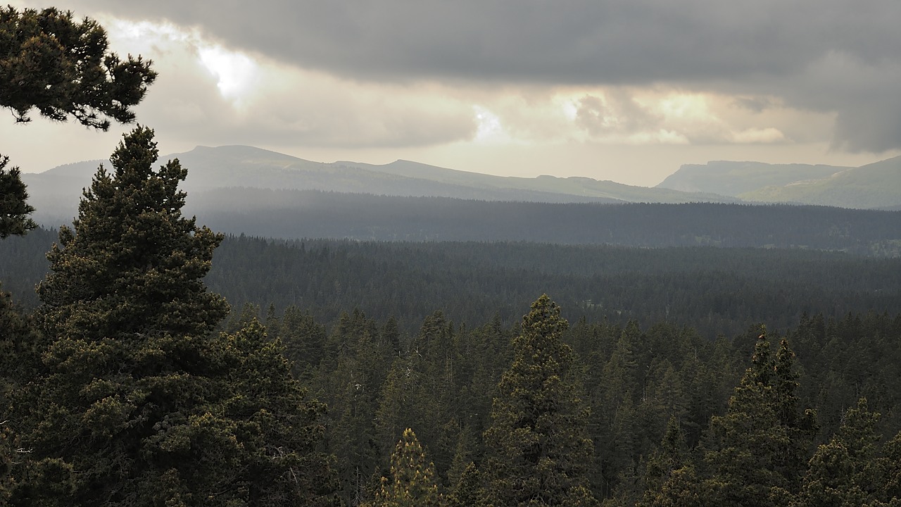 120527-125154.jpg - Ciel d'orage sur les Hauts Plateaux