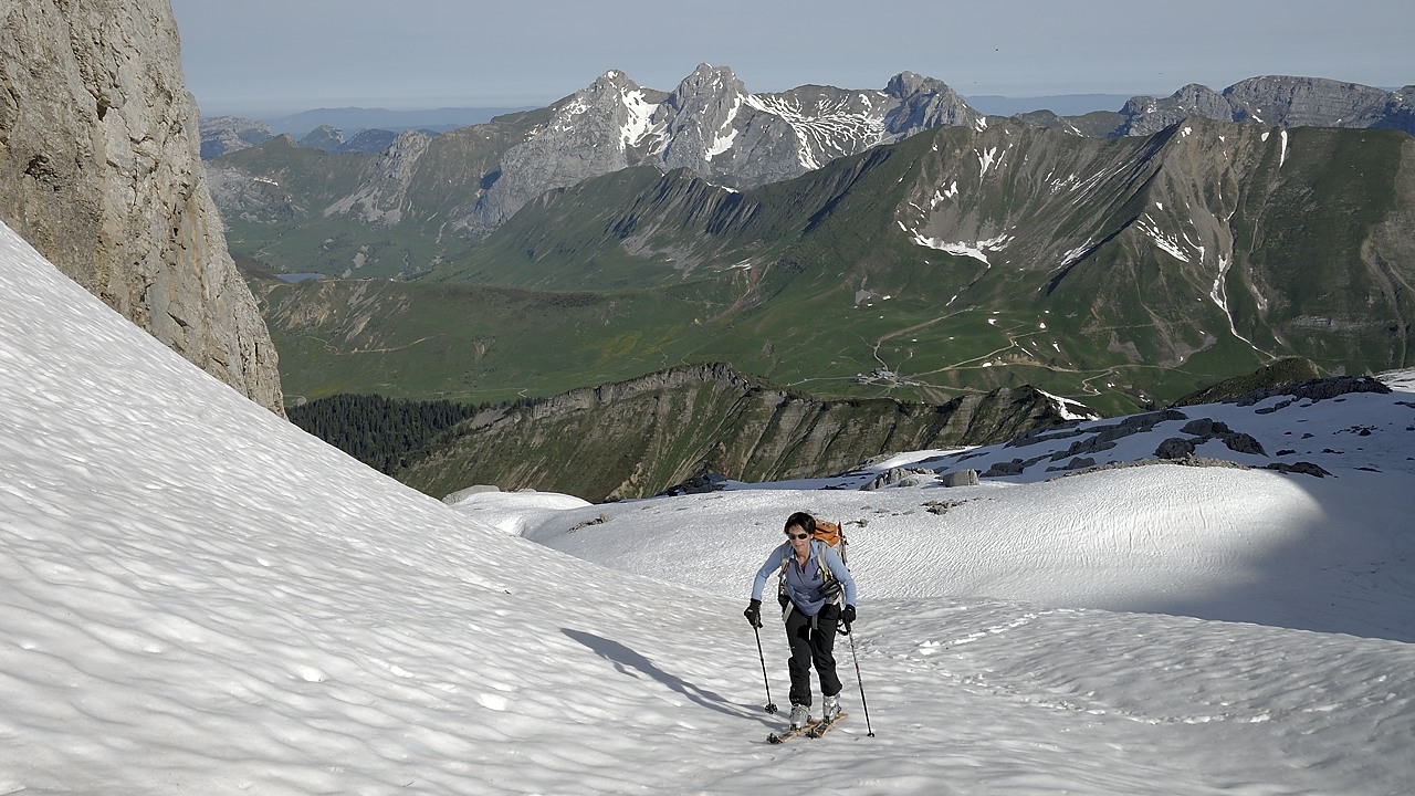 120602-085516.jpg - Au desssus du refuge de Gramusset